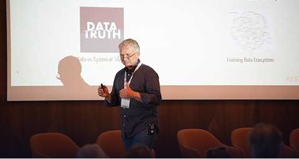 Data & Governance as the Backbone of Digital Biopharma Labs